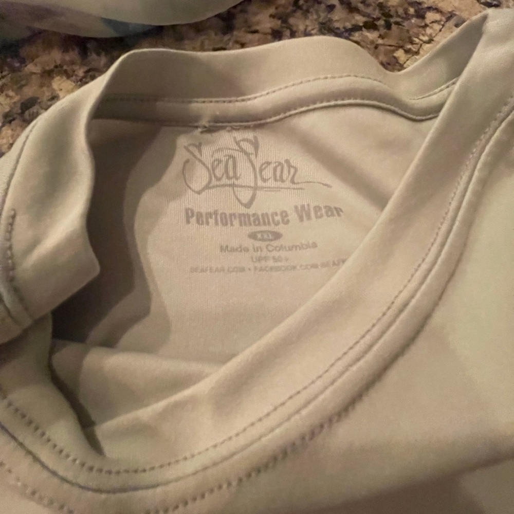 Performance Gear, XXL. Stingray. Rashguard